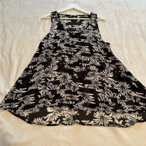 Bobeau Sleeveless Top - Picture 8 of 8